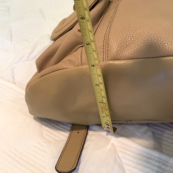 TIGNANELLO Tan Backpack With Key Chain Many Pockets Travel Neutral Festival